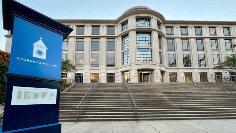 L'éminent faculté de droit de Washington DC a enquêté pour «promouvoir le DEI»