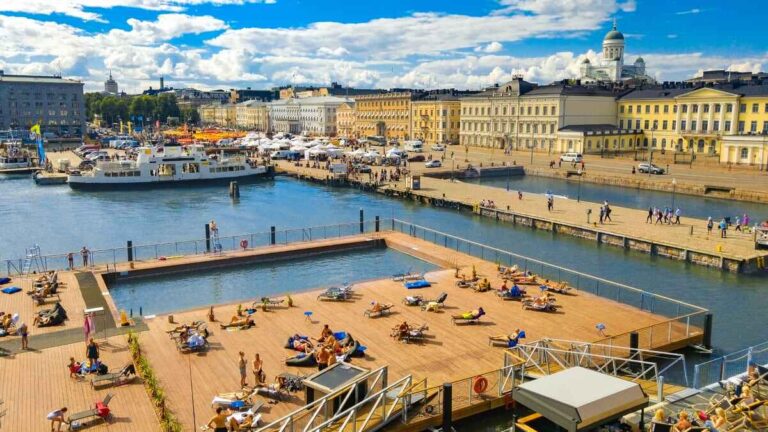 Les Lieu de Travail de la Finlande la Clé du Premier Point de L'Indice du Bonheur Mondial