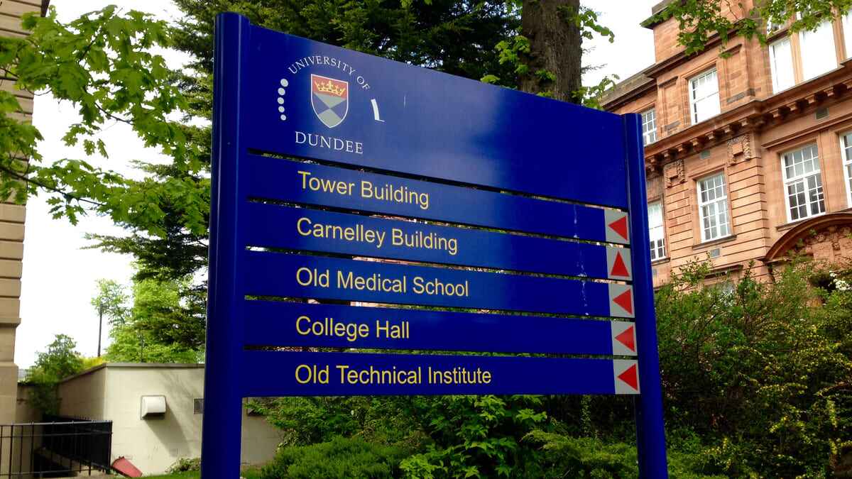 Raisons derrière les pertes d'emplois de l'Université de Dundee à sonder