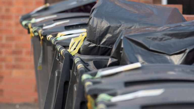 Birmingham Bin Strike pour continuer comme une offre «totalement inadéquate» rejetée