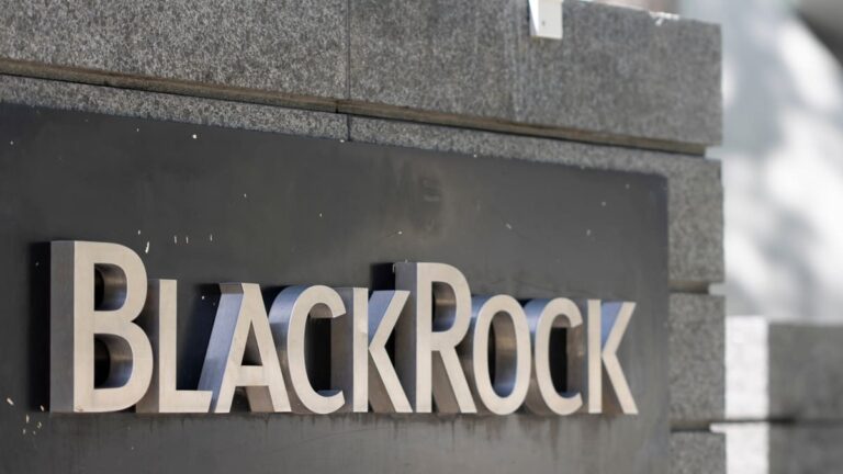 Des cadres supérieurs de BlackRock pour travailler au bureau cinq jours par semaine