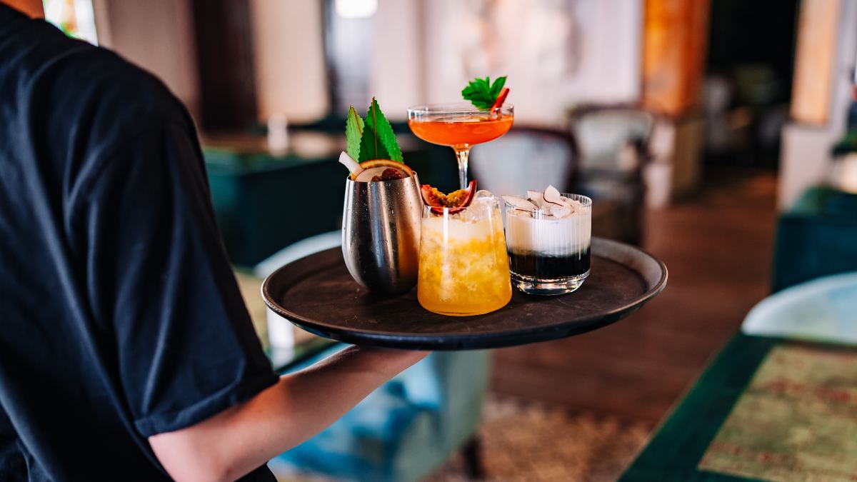 Le marché des emplois montre un optimisme prudent à mesure que les postes vacants augmentent