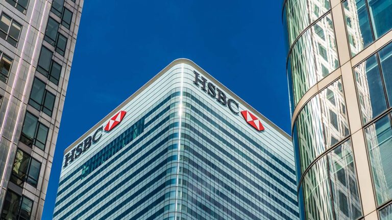 Les employés de HSBC ont mis en garde contre le lien de fréquentation du bureau pour payer