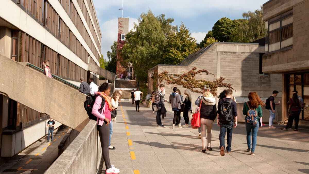 Les universités britanniques s'inquiètent de l'automne dans les étudiants internationaux