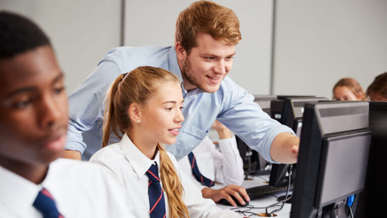 Élévation du recrutement des écoles secondaires en Angleterre