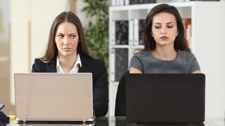 L'employeur recule: la montée de la «coupe silencieuse»