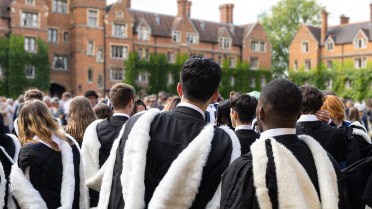 Les emplois diplômés cet été «seront les plus difficiles depuis 2018»