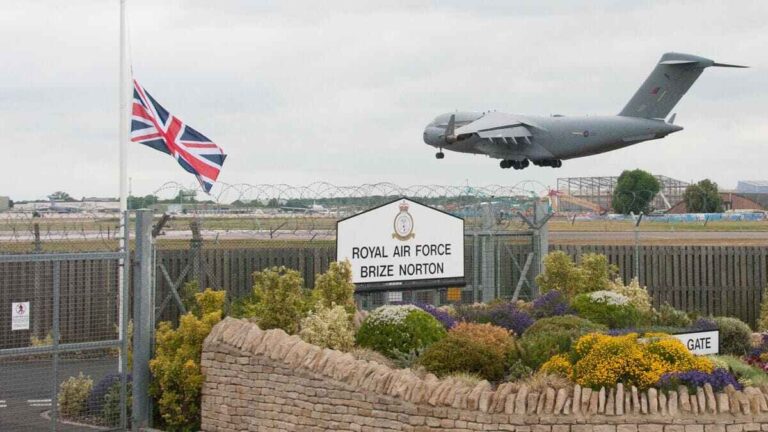 Richard Tice: «pathétique» pour mettre le gestionnaire RH en charge de la base de la RAF