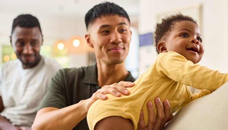 Comment les RH peuvent soutenir les familles avec adoption