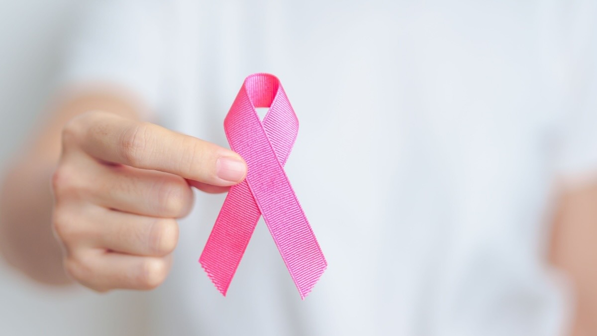 Exec `` Remplacé '' pendant le traitement contre le cancer a attribué 1,2 million de livres sterling