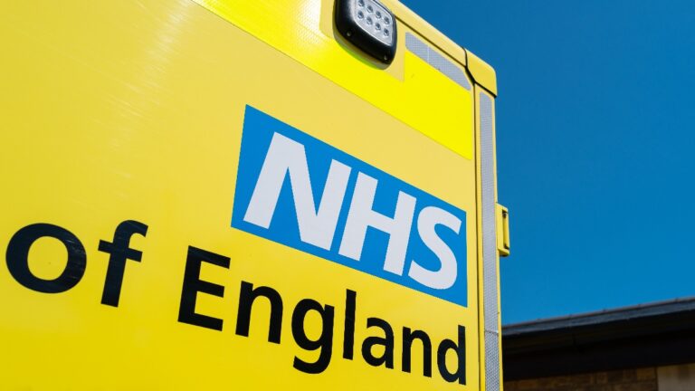 Le plan de santé du NHS 10 ans définit la vision du personnel mieux formé et mieux formé