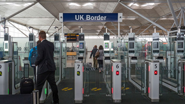 Les changements de visa de travailleurs de nouveaux migrants endommageront le Royaume-Uni, dit la Chambre des lords