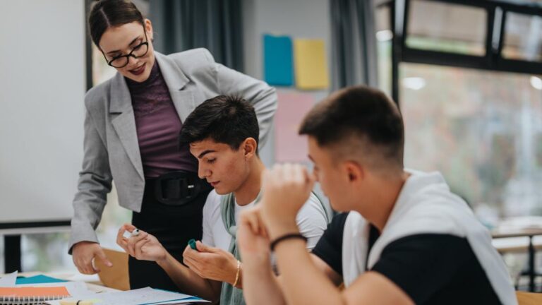 Les jeunes non préparés au monde du travail, dit un groupe de réflexion