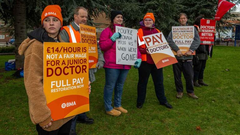 Les médecins votent pour le retour à la grève de l'action