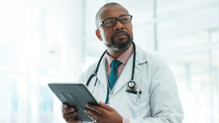 Un haut-parleur du NHS sur huit issu de Black and Minority Ethnic Background
