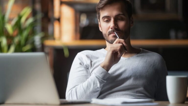 «  Lac de connaissances '' alimentant le stress sur les finances des travailleurs