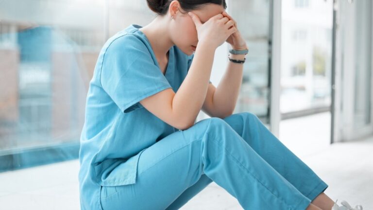 Lance en effet la plate-forme destinée aux agents de santé