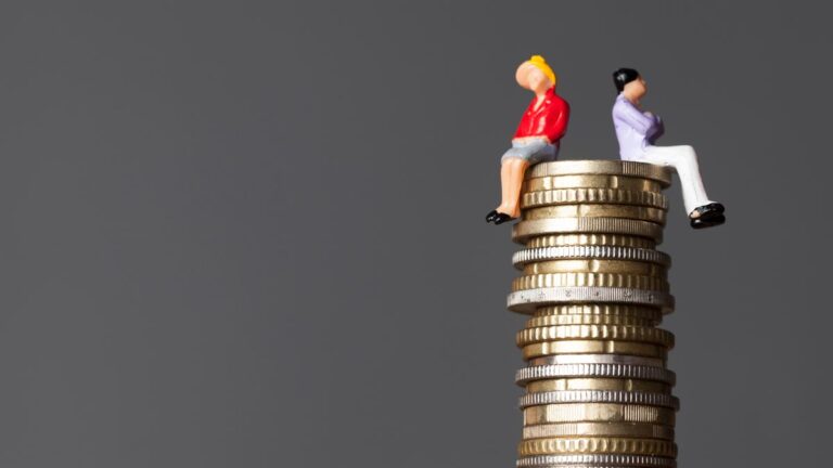 Les questionnaires de rémunération égaux pourraient-ils être relancés?
