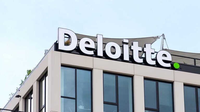 Deloitte pour embaucher 1 500 diplômés et apprentis