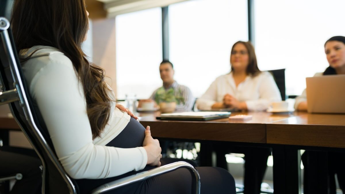 Les managers admettent la discrimination contre les femmes enceintes