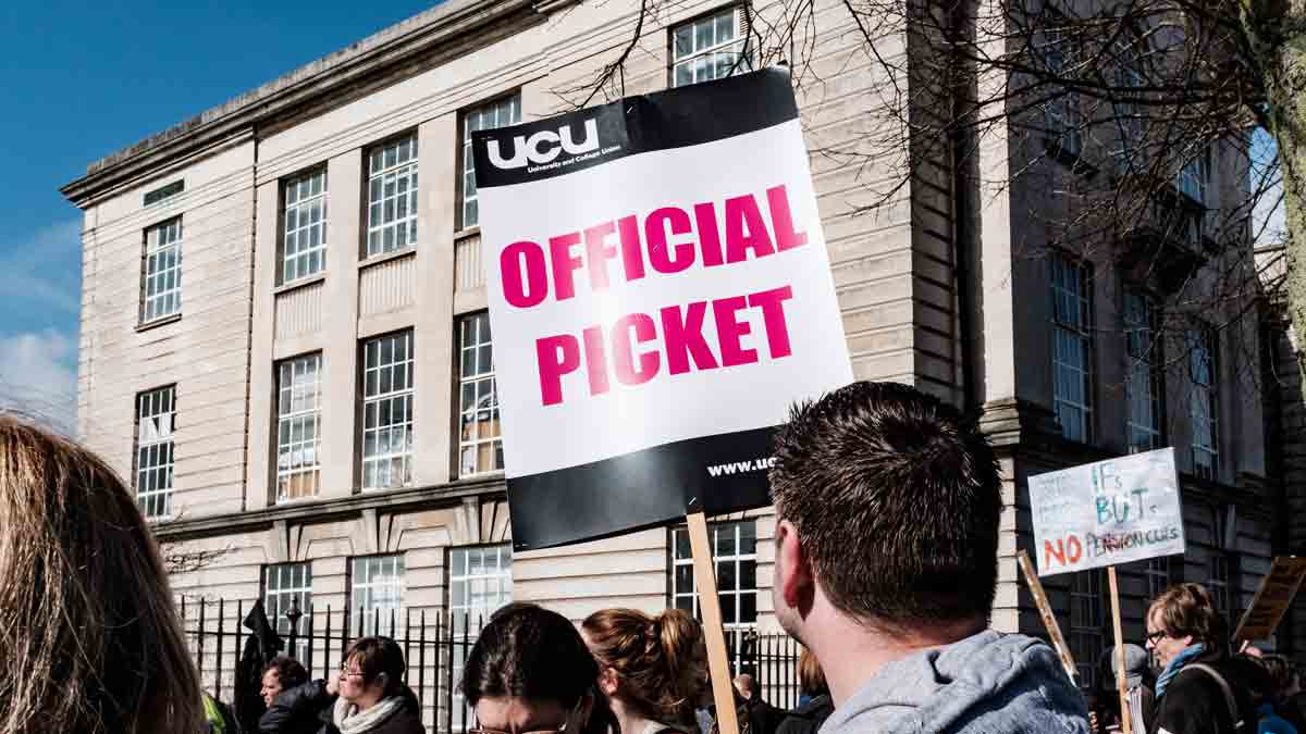 Les travailleurs universitaires voteront en bulletin de vote pour la grève nationale