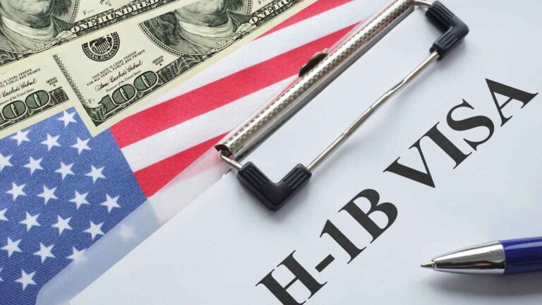 Visas américains coûtant 100 000 $ d'opportunité de recrutement pour le Royaume-Uni