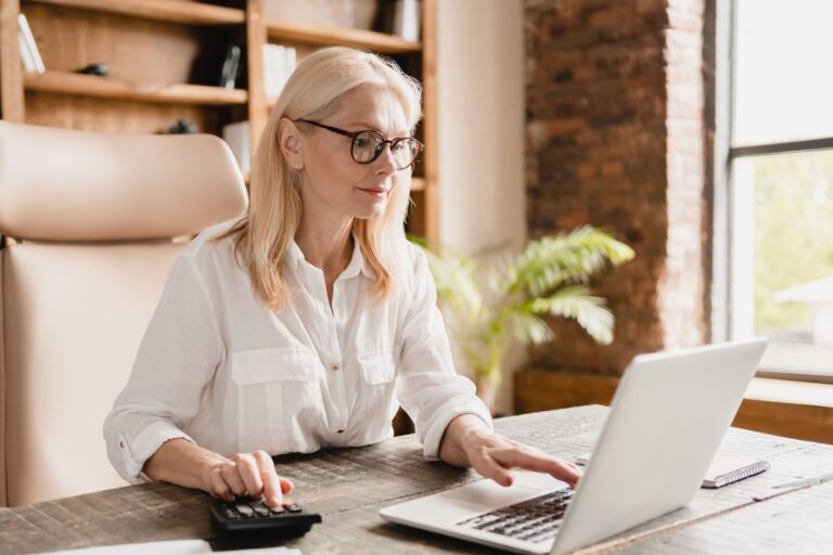 Des millions de personnes sous-estiment le nombre de jours de paie qu'il leur reste avant la retraite – pourquoi devriez-vous compter vos fiches de paie