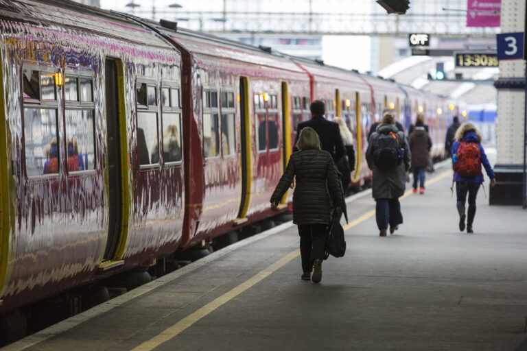 Les tarifs ferroviaires seront gelés pour la première fois depuis 30 ans : combien pourriez-vous économiser ?