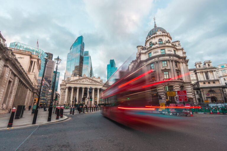 ONS : L'économie britannique recule de 0,1 % de manière inattendue en octobre – qu'est-ce que cela signifie pour les taux d'intérêt ?