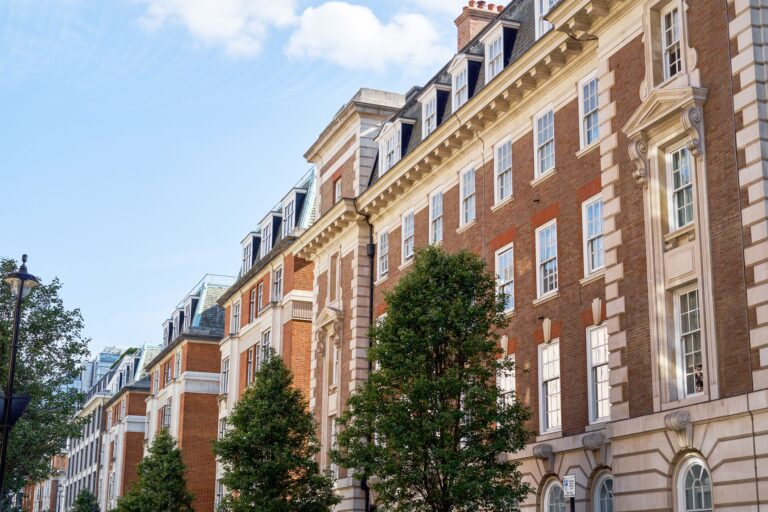 Comment la taxe sur les propriétés immobilières pourrait vous affecter même si votre maison est évaluée à moins de 2 millions de livres sterling