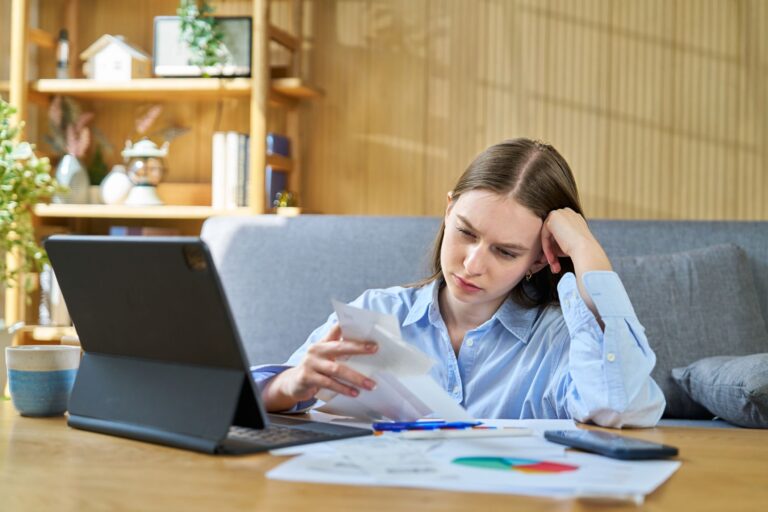 « Je n'ai pas les moyens de payer ma facture fiscale, quelle aide puis-je obtenir du HMRC ? »
