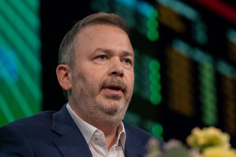 L'ISS soutient le conseil d'administration d'Edinburgh Worldwide alors que Saba remet en question la vente de SpaceX