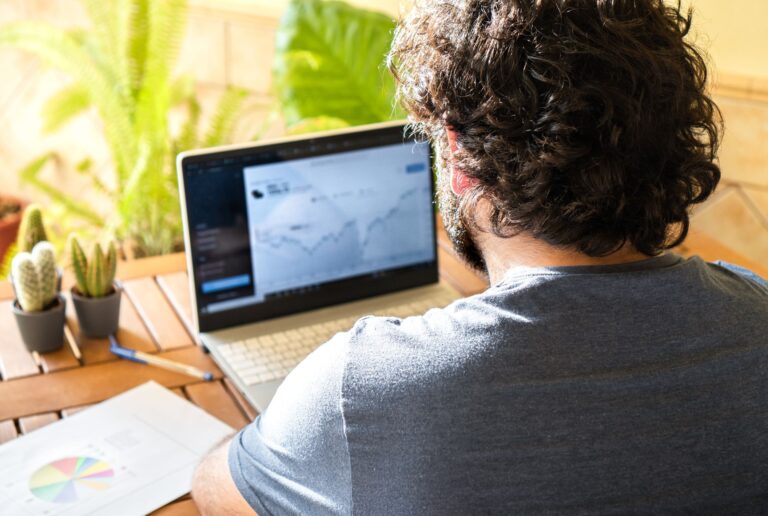 Faut-il acheter un ETF actif ?