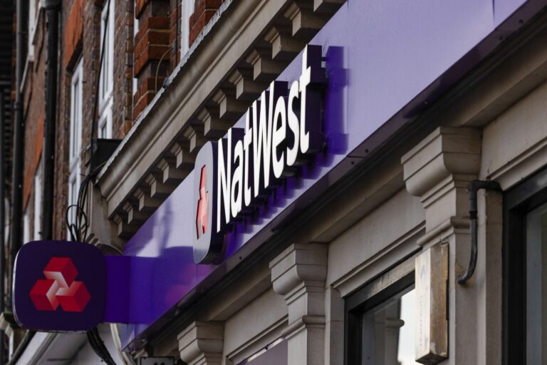 NatWest va fermer 32 succursales bancaires supplémentaires – voir la liste complète