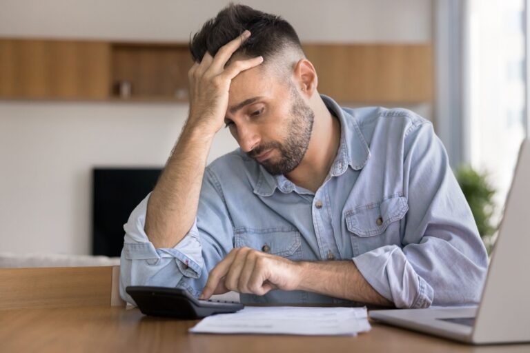 Plus de 200 000 propriétaires et entrepreneurs individuels « font face à une hausse des coûts allant jusqu'à 10 % » à l'approche du Making Tax Digital.