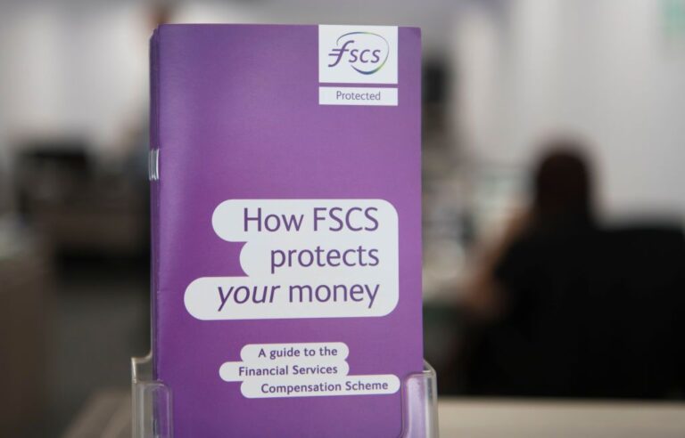Qu’est-ce que le FSCS et comment protège-t-il votre épargne et vos investissements ?