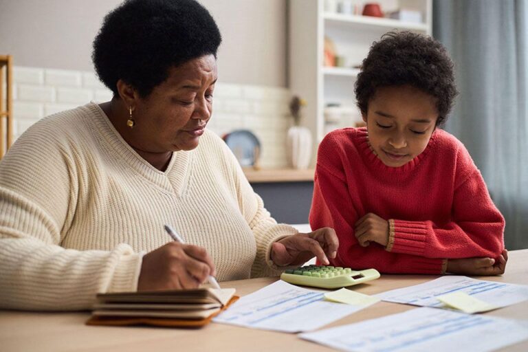 Éducation financière : comment enseigner l'argent à vos enfants