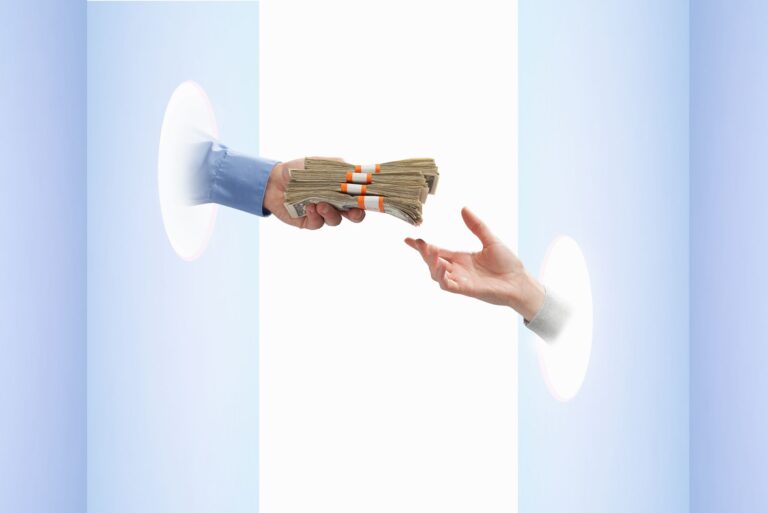 Les transferts de pension peuvent prendre jusqu’à un mois – cela vaut-il la peine de transférer votre épargne-retraite ?