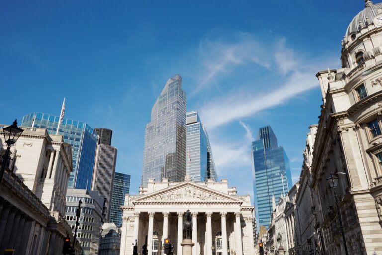 Taux d’intérêt britanniques : la Banque d’Angleterre va-t-elle baisser son taux directeur ?