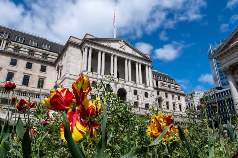 La bourse est-elle ouverte le lundi férié de début mai ?