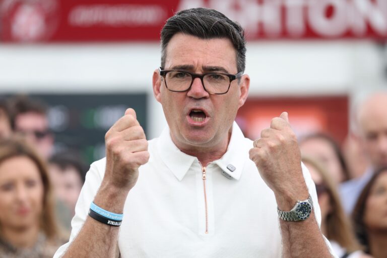 Andy Burnham devrait déléguer le pouvoir au marché