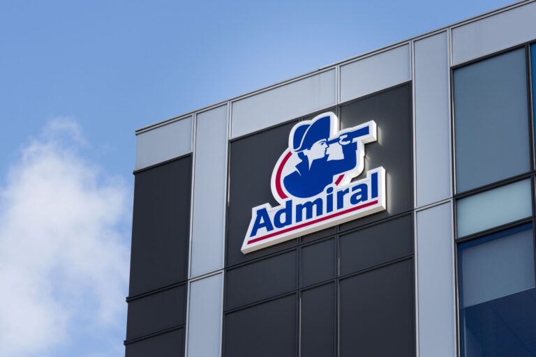 Admiral Group semble admirable – comment jouer ses actions