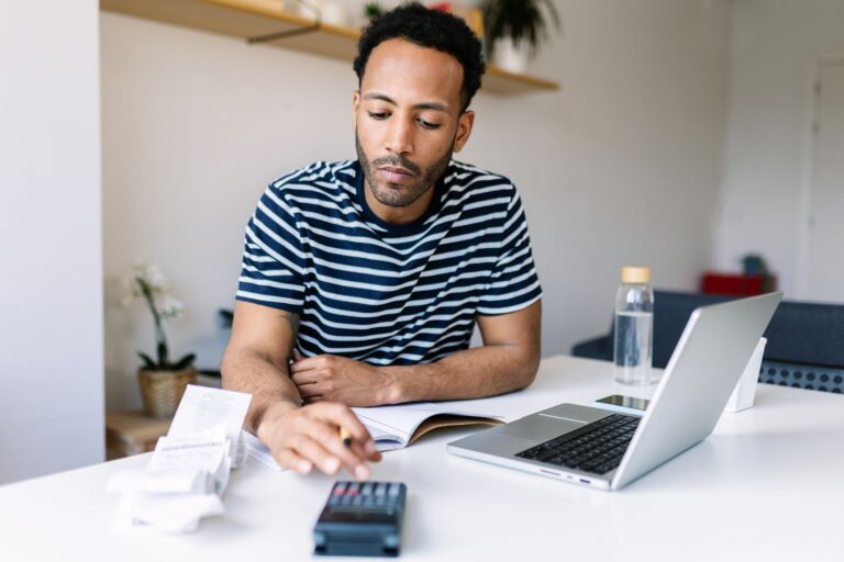 Calculateur du droit de timbre : combien allez-vous payer ?