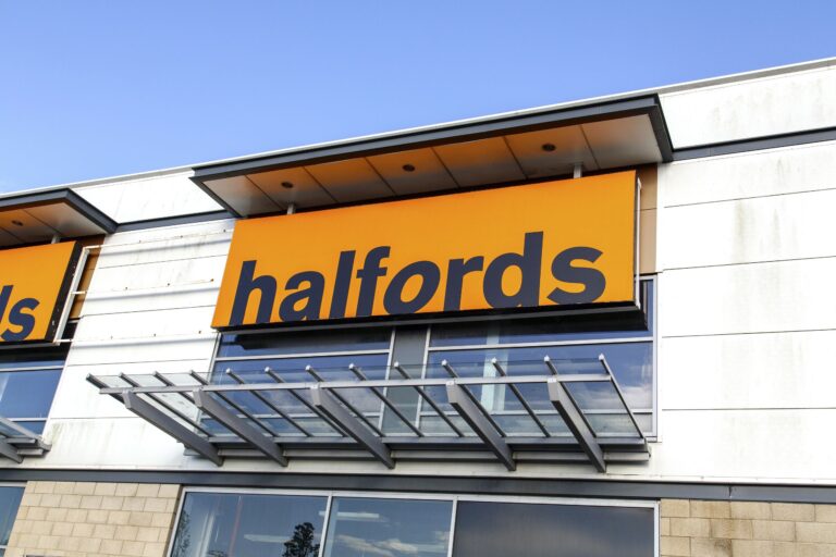 Halfords passe à la vitesse supérieure – voici comment jouer sur ses actions
