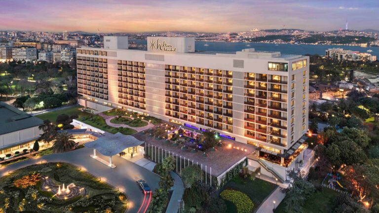 Hilton Istanbul Bosphorus est l'endroit où l'âge d'or de la ville perdure encore