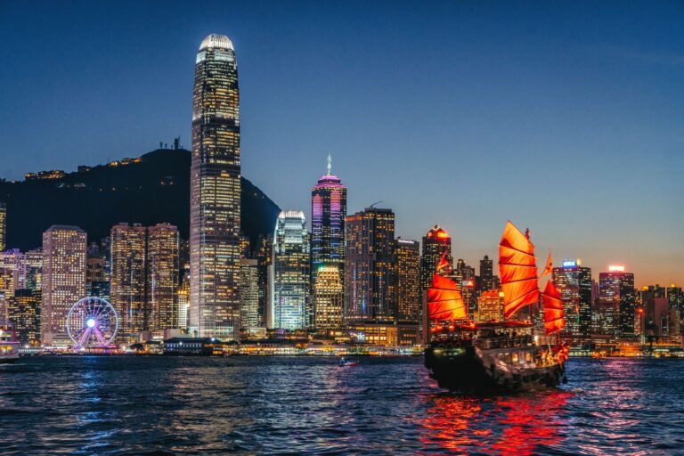 Trois valeurs hongkongaises sous-évaluées qui prospèrent