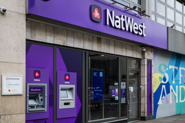 NatWest lance une offre de bonus de 500 £ pour les hauts revenus : devriez-vous changer de compte ?