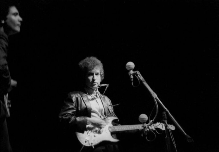 Qu’est-ce qui se cache derrière le changement de pouvoir dans l’industrie musicale ?