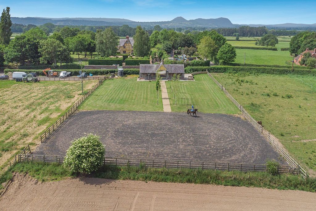 Maisons à vendre avec écuries : Alderton Hall, Montford Bridge, Shrewsbury