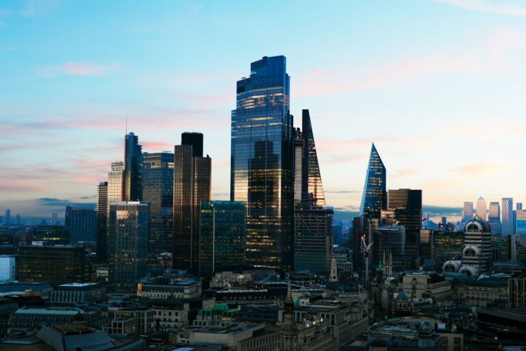 Les dividendes britanniques atteignent 28 milliards de livres sterling au troisième trimestre, les banques et les sociétés minières étant en tête de la distribution des bénéfices